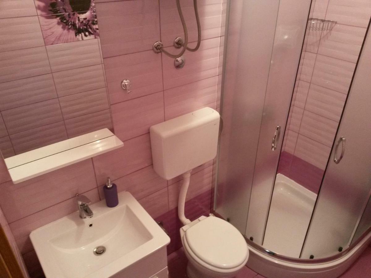 Apartment Tip Top โรวีน ภายนอก รูปภาพ