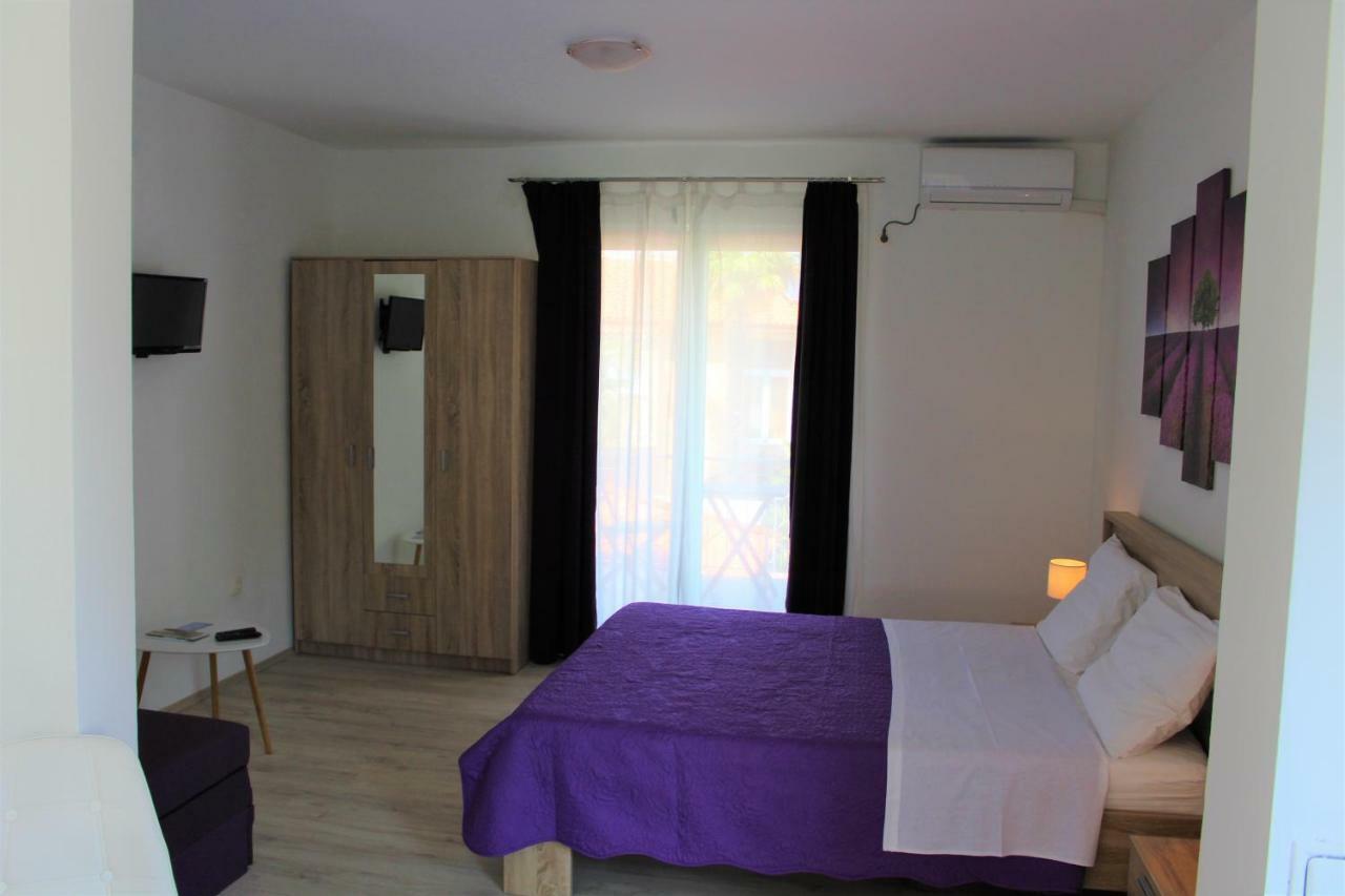 Apartment Tip Top โรวีน ภายนอก รูปภาพ