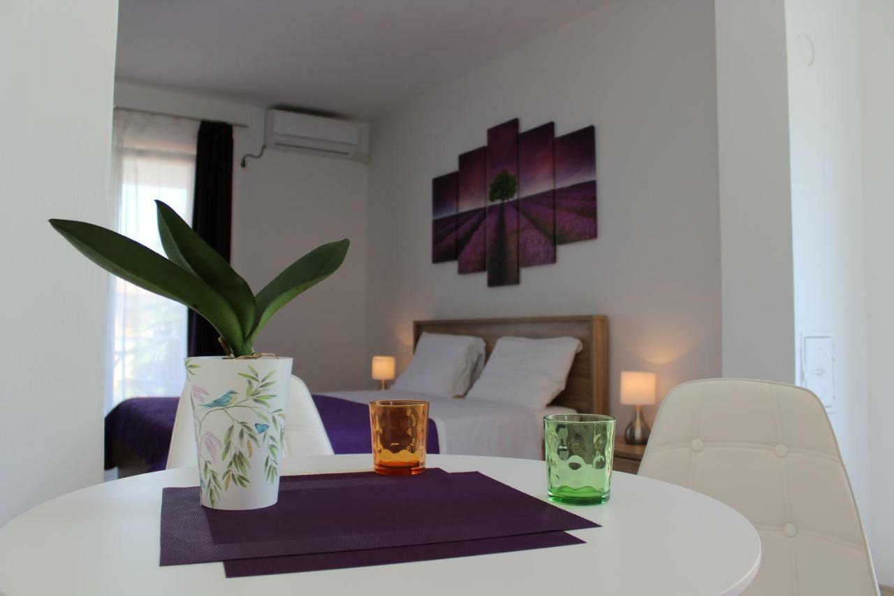 Apartment Tip Top โรวีน ภายนอก รูปภาพ